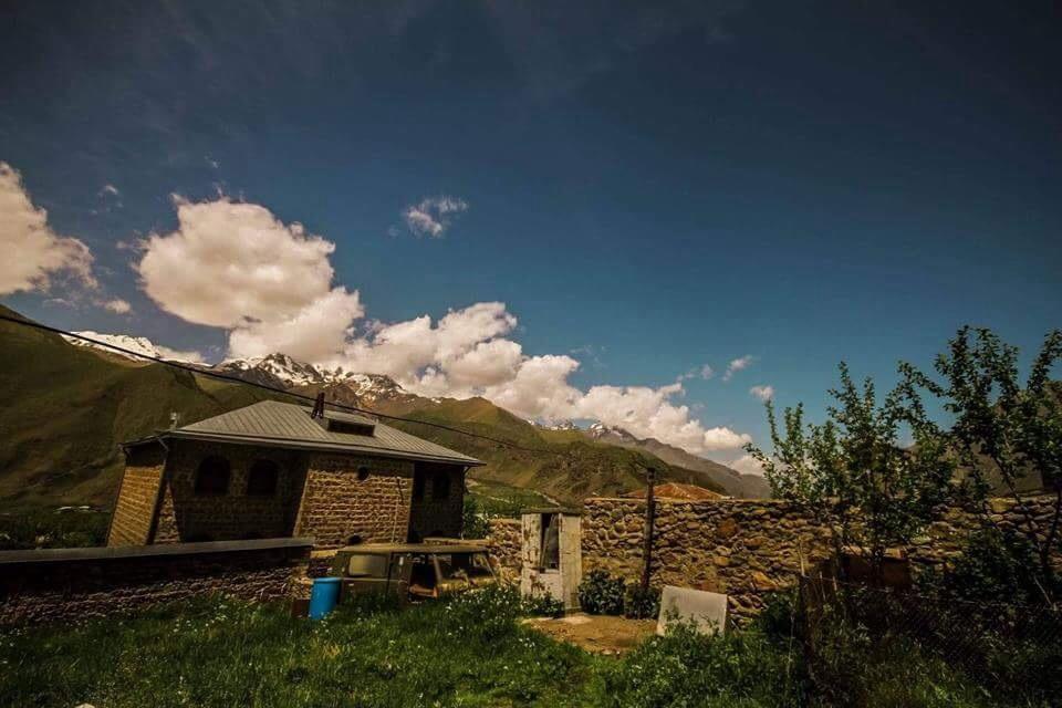 Guest House Elguja Qushashvili Stepantsminda Exterior photo