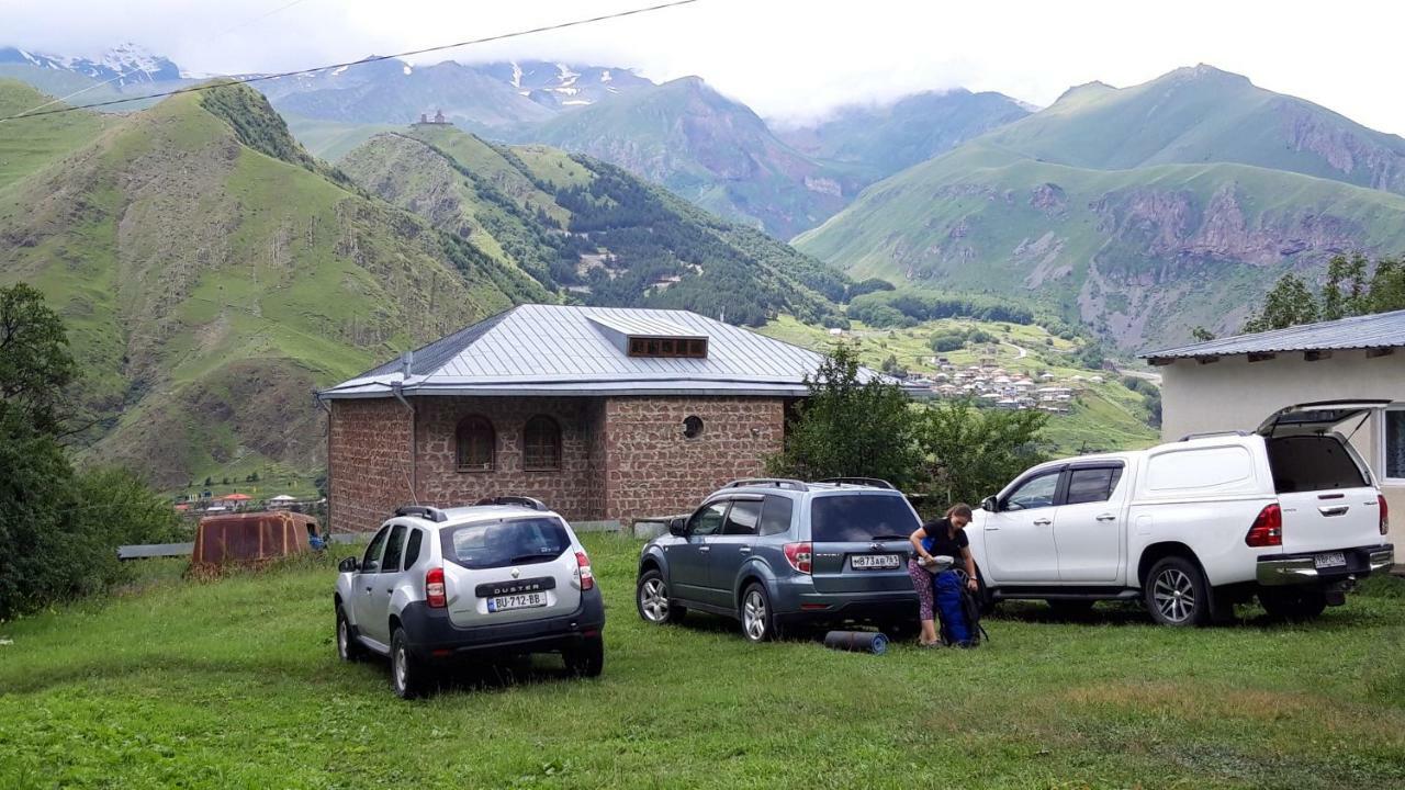 Guest House Elguja Qushashvili Stepantsminda Exterior photo