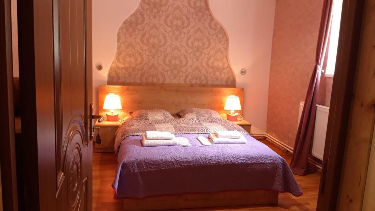 Guest House Elguja Qushashvili Stepantsminda Exterior photo